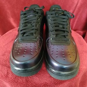 Men's size 8.5 Nike Air Force 1 Foamposite. Gently Used. No box